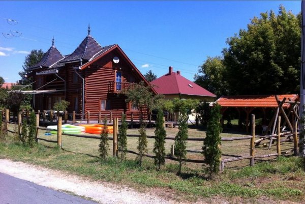 ronkhaz-balatonfenyves