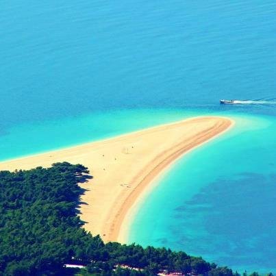 zlatni-rat-beach580yards