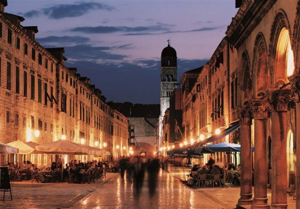 Dalmacija_Dubrovnik_night