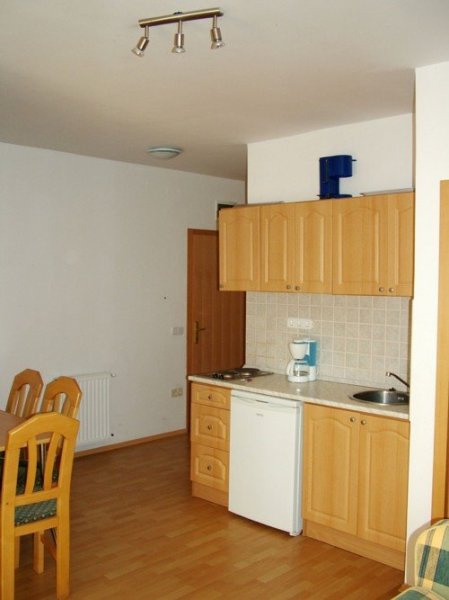 apartman-zalakaros-konyha-etkezo