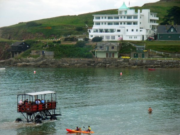 Sea_Tractor_and_Burgh_Island_Hotel_on_Burgh_Island,_Devon,_England