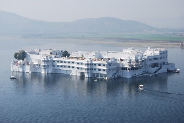 Taj-Lake-Palace-India_Majestic-hotel_14703