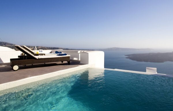 awesome-exterior-luxury-grace-santorini-hotel-outdoor-pool-design-idea-exquisite-outdoor-seating-ideas-Pool-Seating-Design-Ideas