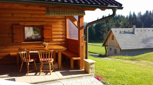 pokrovec-cottage-porch_sloveniapd-com_